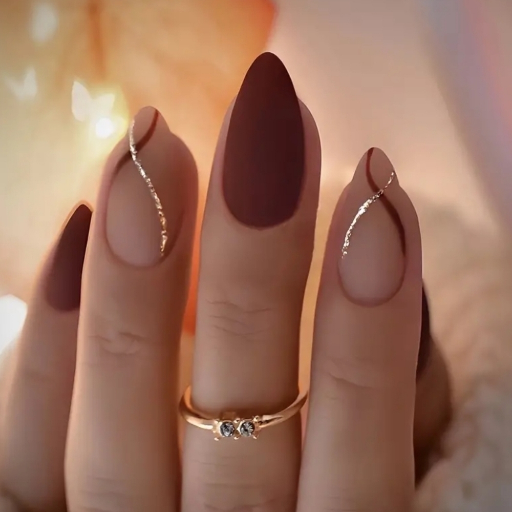 24 Pieces Fake press on nails
